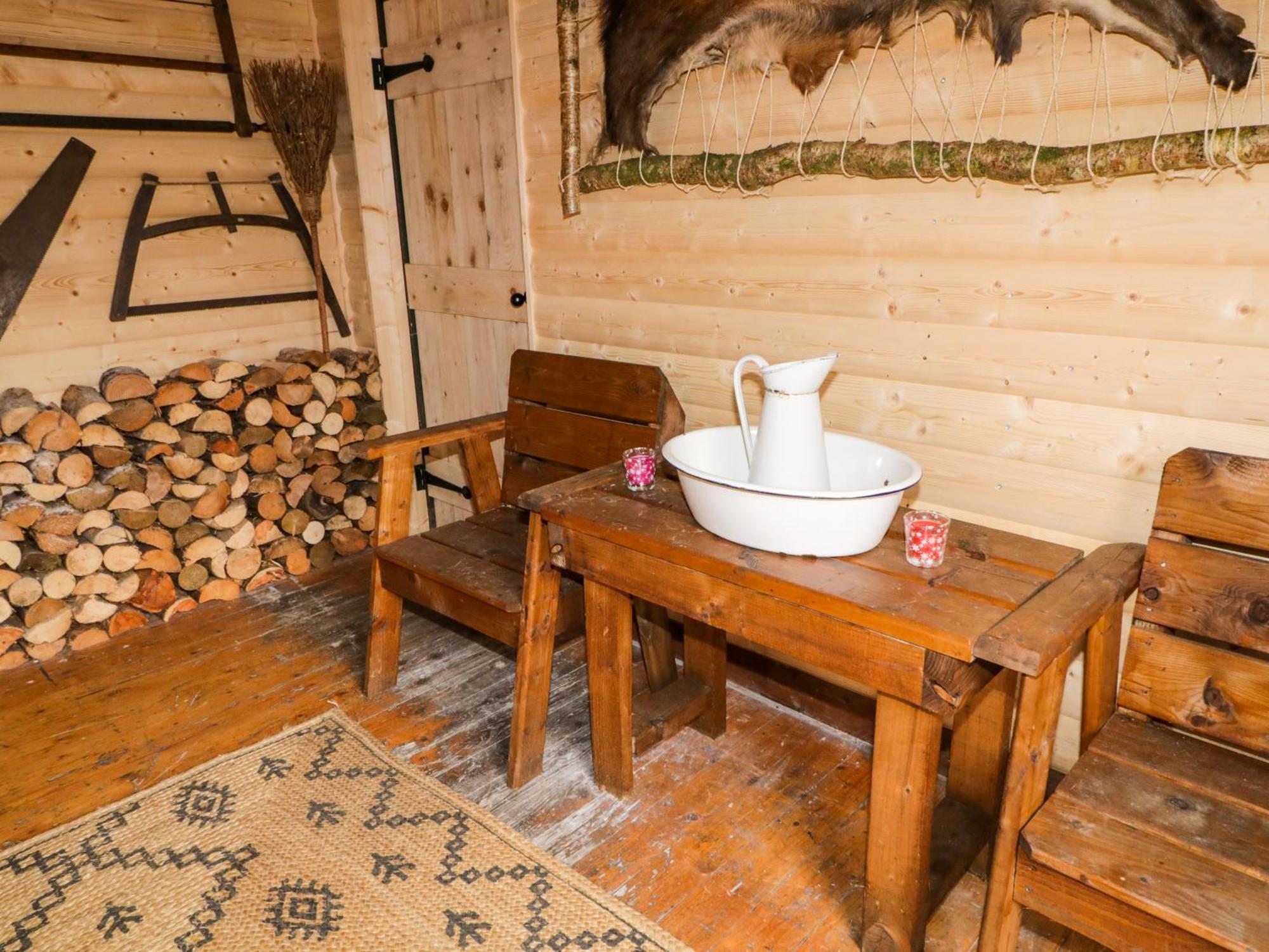 Apache Falls Lodge Лимавади Екстериор снимка